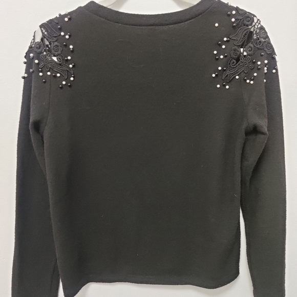 H&M Embroidered Shoulder Sweater - Picture 5 of 5